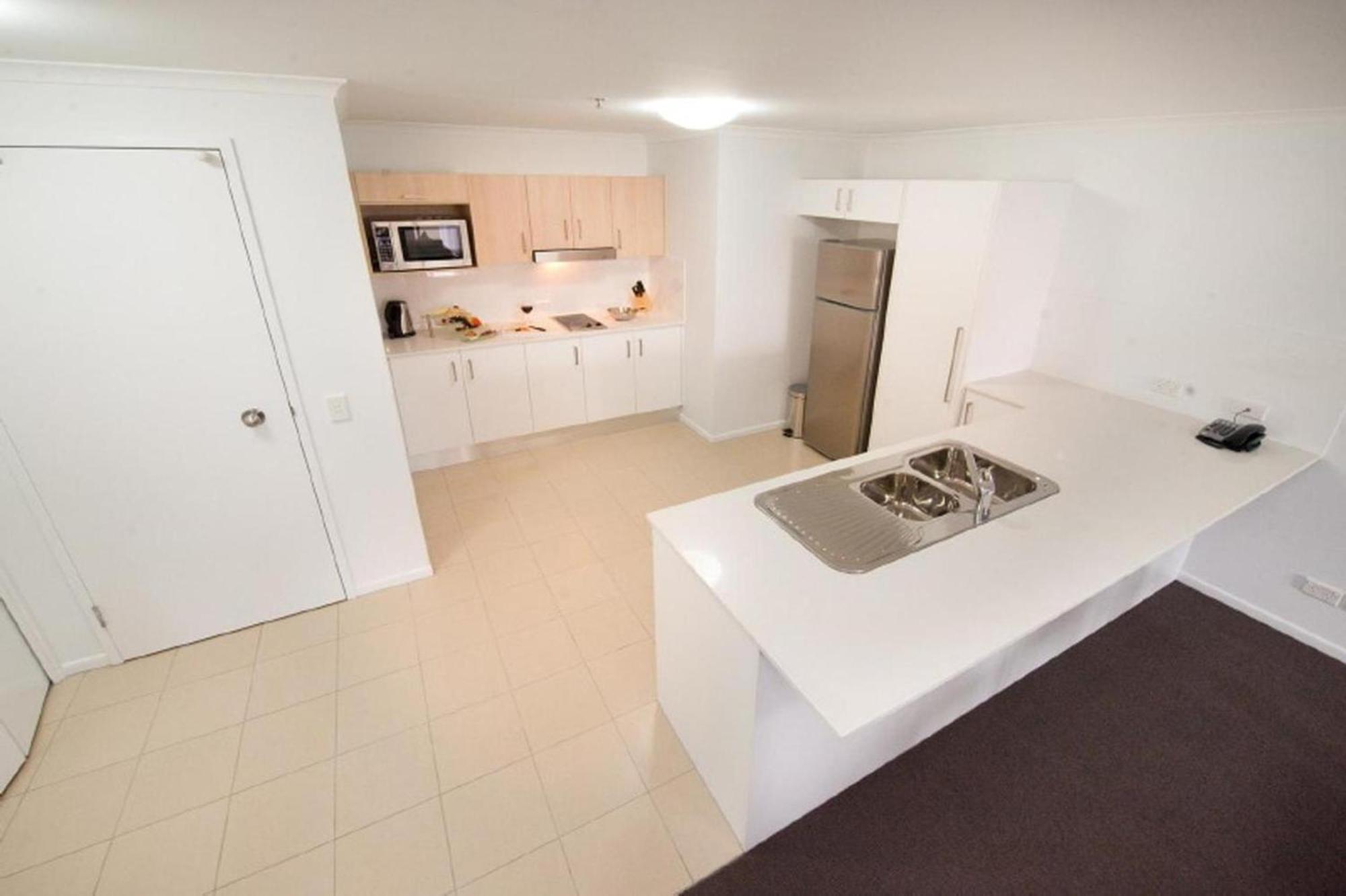 Edge Apartment Hotel Rockhampton Exteriör bild