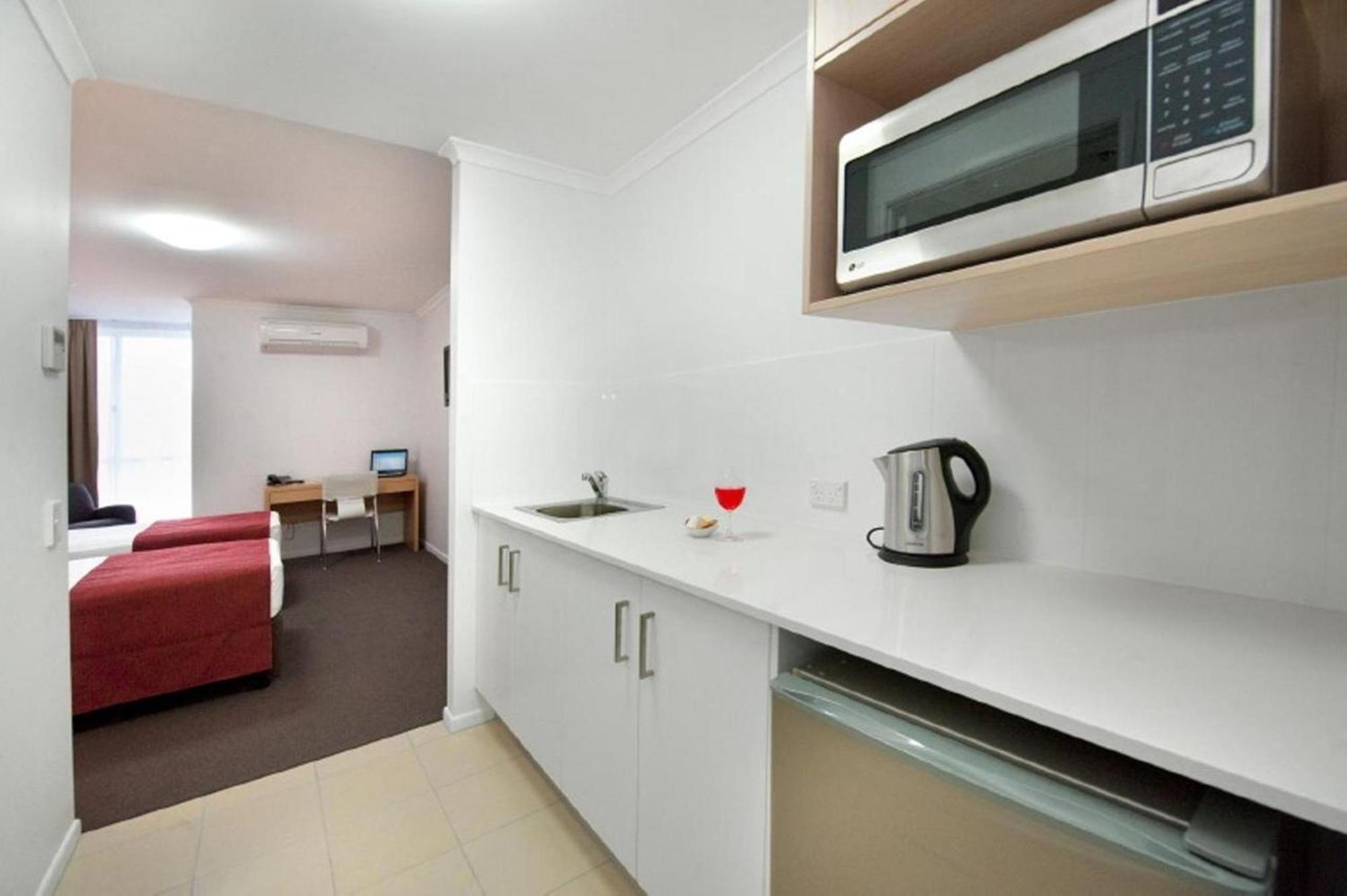 Edge Apartment Hotel Rockhampton Exteriör bild
